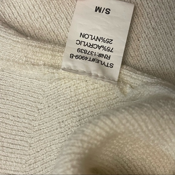 Cream knit crop tank - Picture 3 of 3